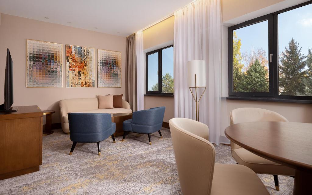 Swissôtel Wellness Resort Alatau Almaty - Deluxe King Suite
