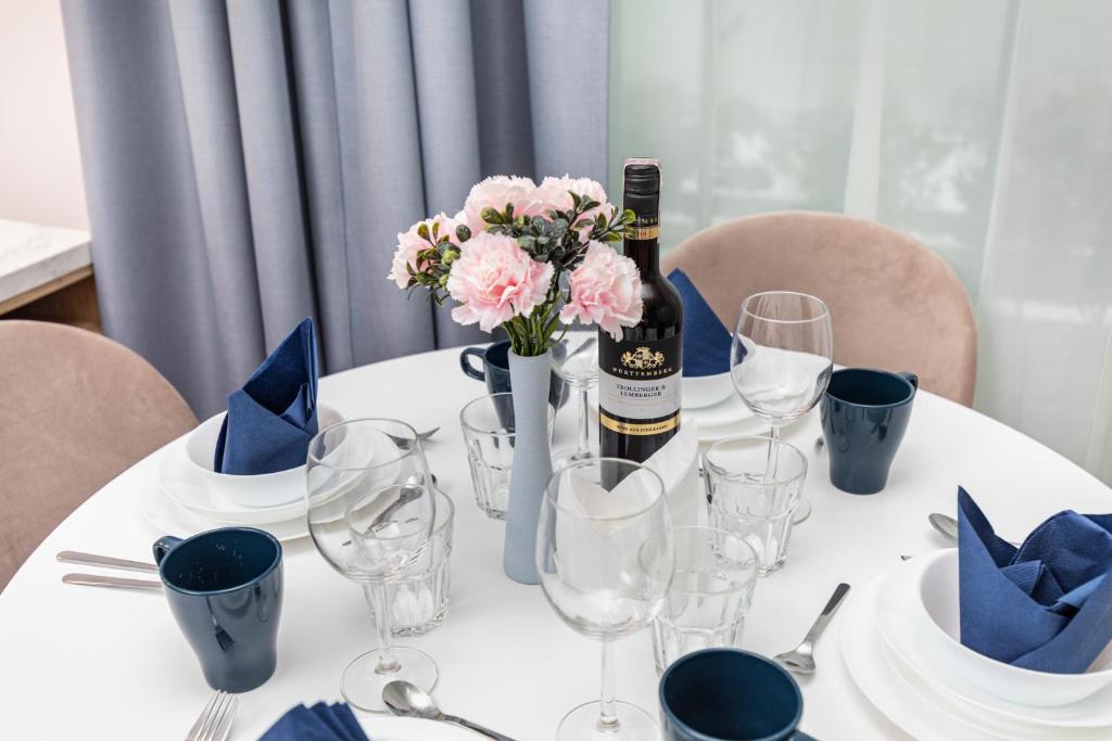 Apartamenty Jantaris SeaView by Noclegi Renters - 17