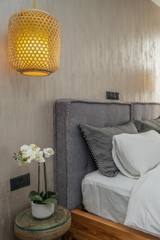 Posteľ alebo postele v izbe v ubytovaní Stylish Living-Parthenon