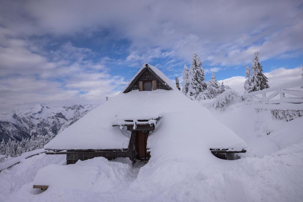 Koča Zlatorog - Velika planina v zimě