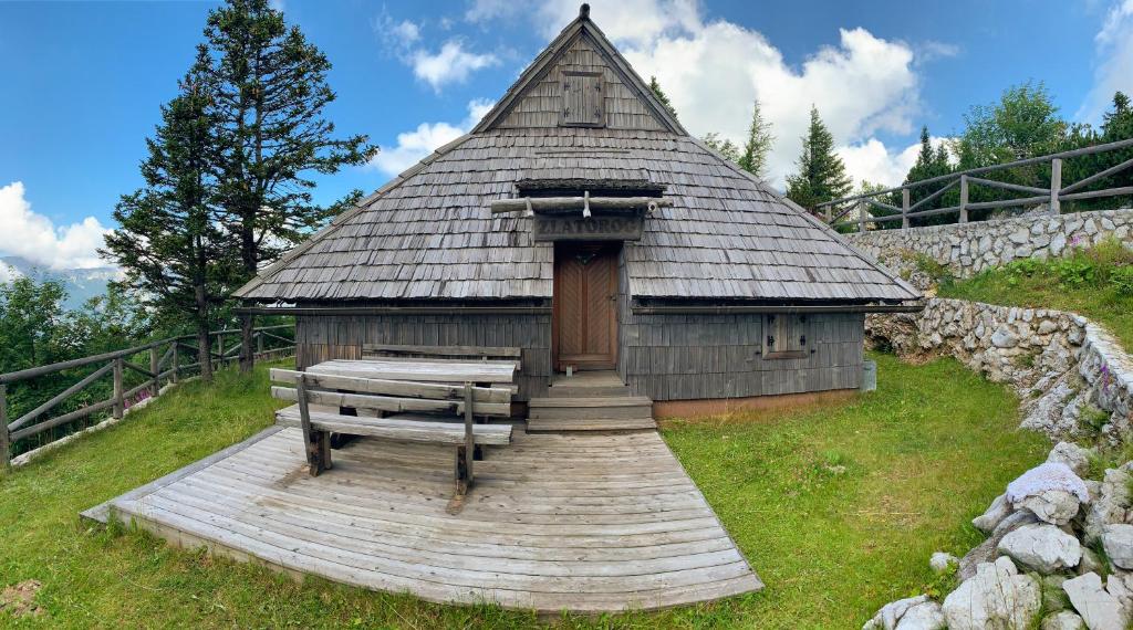 Fotografie z fotogalerie ubytování Koča Zlatorog - Velika planina v destinaci Stahovica
