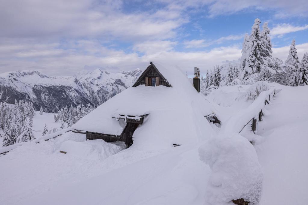 Koča Zlatorog - Velika planina v zimě