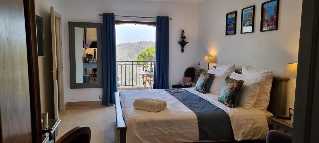 Loup Castel Boutique Hotel B&B - Deluxe King Kamer Menton