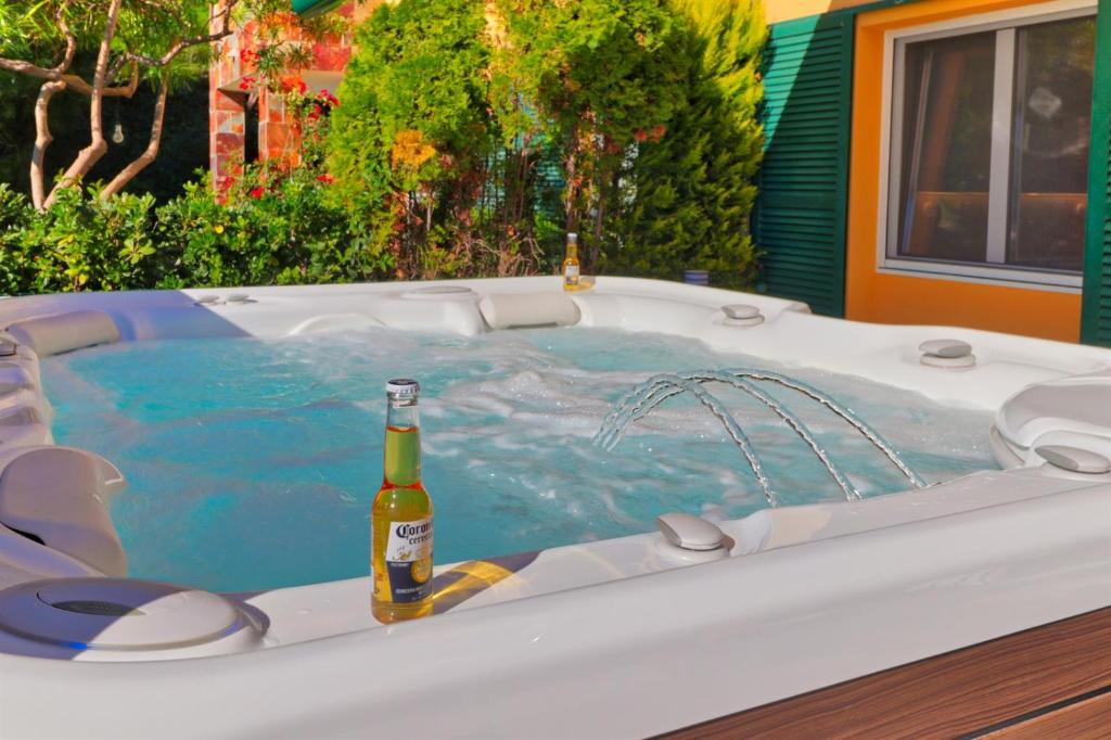 Bazén v ubytování Lujo y relax Reserva Higuerón Benalmádena Costa por Key-Wise nebo v jeho okolí