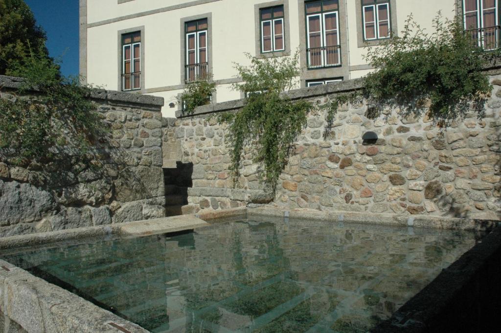 A piscina em ou perto de INATEL Linhares da Beira Hotel Rural
