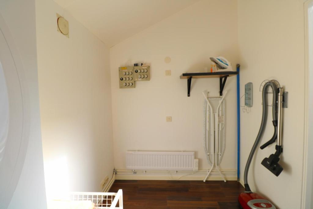 Fotografie z fotogalerie ubytování Kinna Central Town Villa v destinaci Kinna