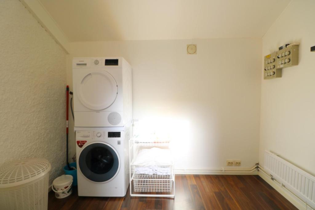 Fotografie z fotogalerie ubytování Kinna Central Town Villa v destinaci Kinna