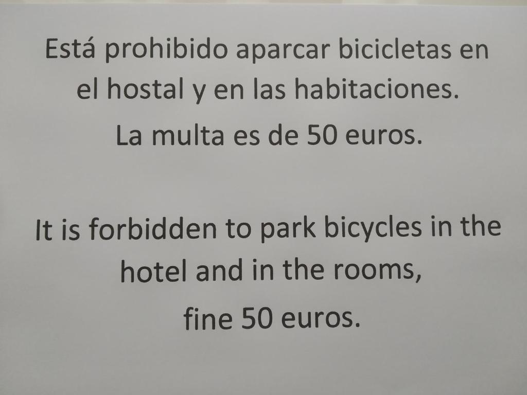 Hostal12 - Habitación Individual Con Baño Privado