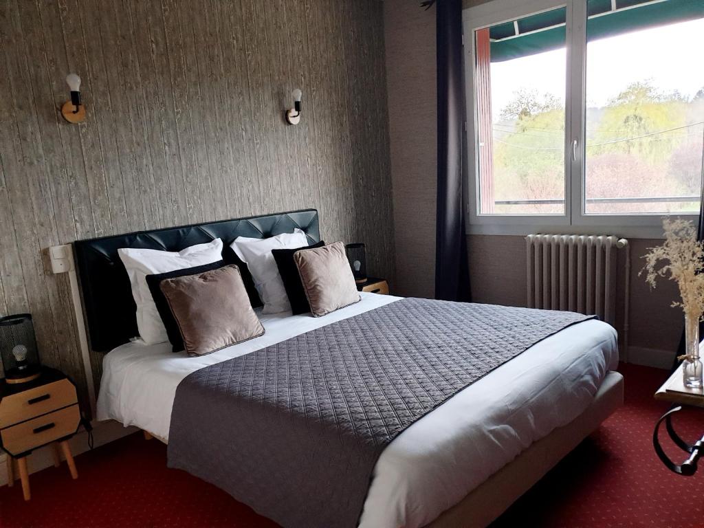 Logis Hôtel Saint Cyr - Superior Double Room