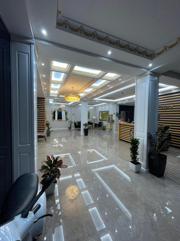 Hotel Holiday - Image 7