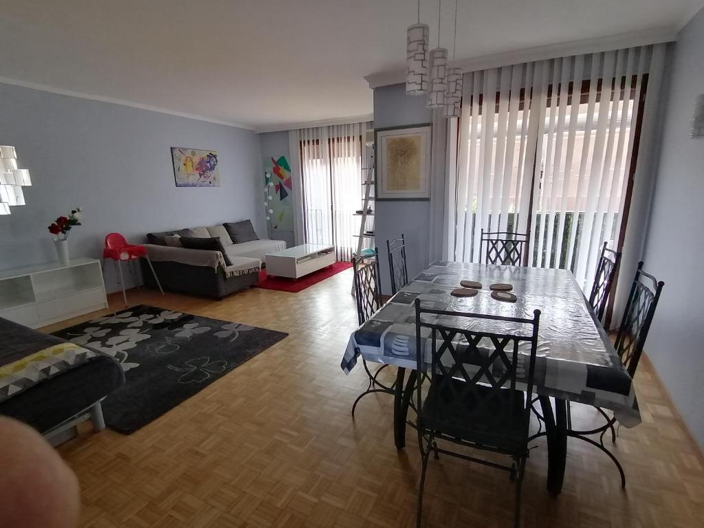 Photo de la galerie de l'établissement Hyper Centre D'Avignon, à Avignon