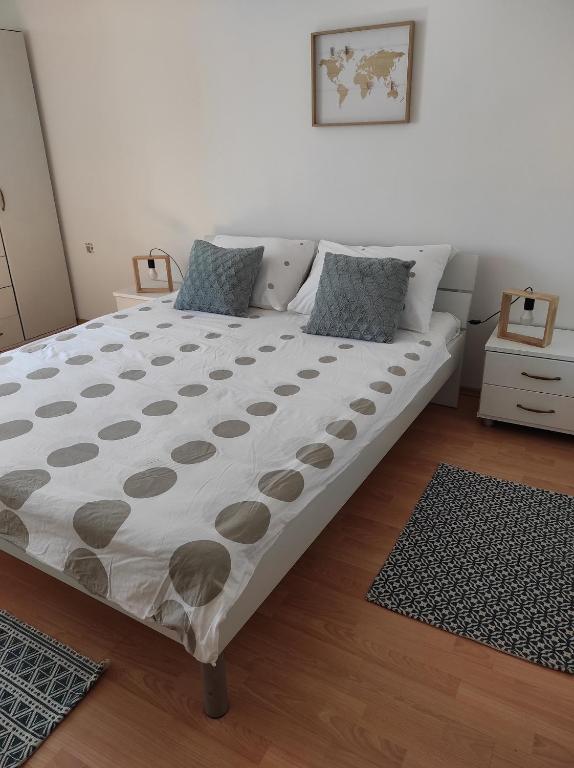 Posteľ alebo postele v izbe v ubytovaní Sunny apartment in Rijeka