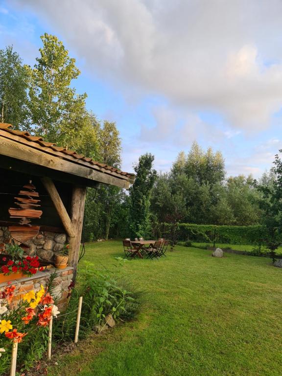 Vonkajšia záhrada v ubytovaní Agroturystyka „Między Polami”