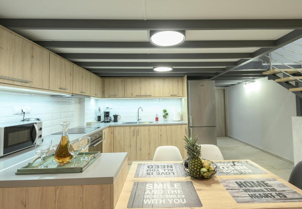 A kitchen or kitchenette at EA Lofthouse