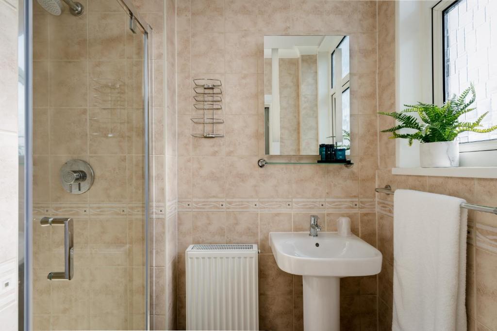 St Andrews Hotel - Resim 18