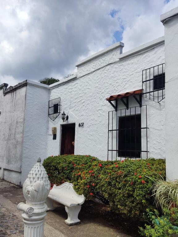 Cabaña 52 en la Aldea Doradal Santorini Colombiano