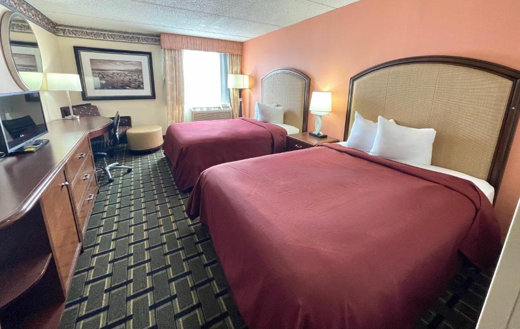 Fairbridge Hotel Cleveland East - Queen Room With Two Queen Beds Non-Smoking