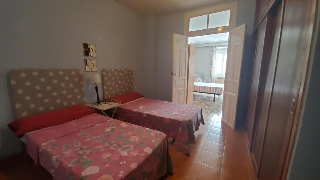 Fotografia z galérie ubytovania Hostal Martes Cáceres Plaza Mayor - Tercer piso SIN ascensor v destinácii Cáceres