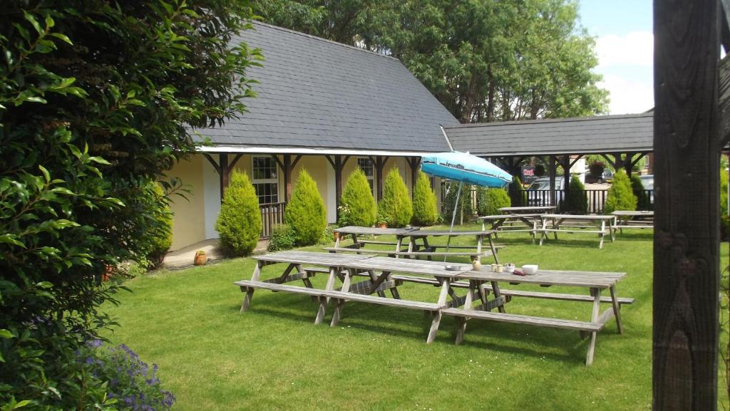 Jardí fora de The Lord Byron Inn