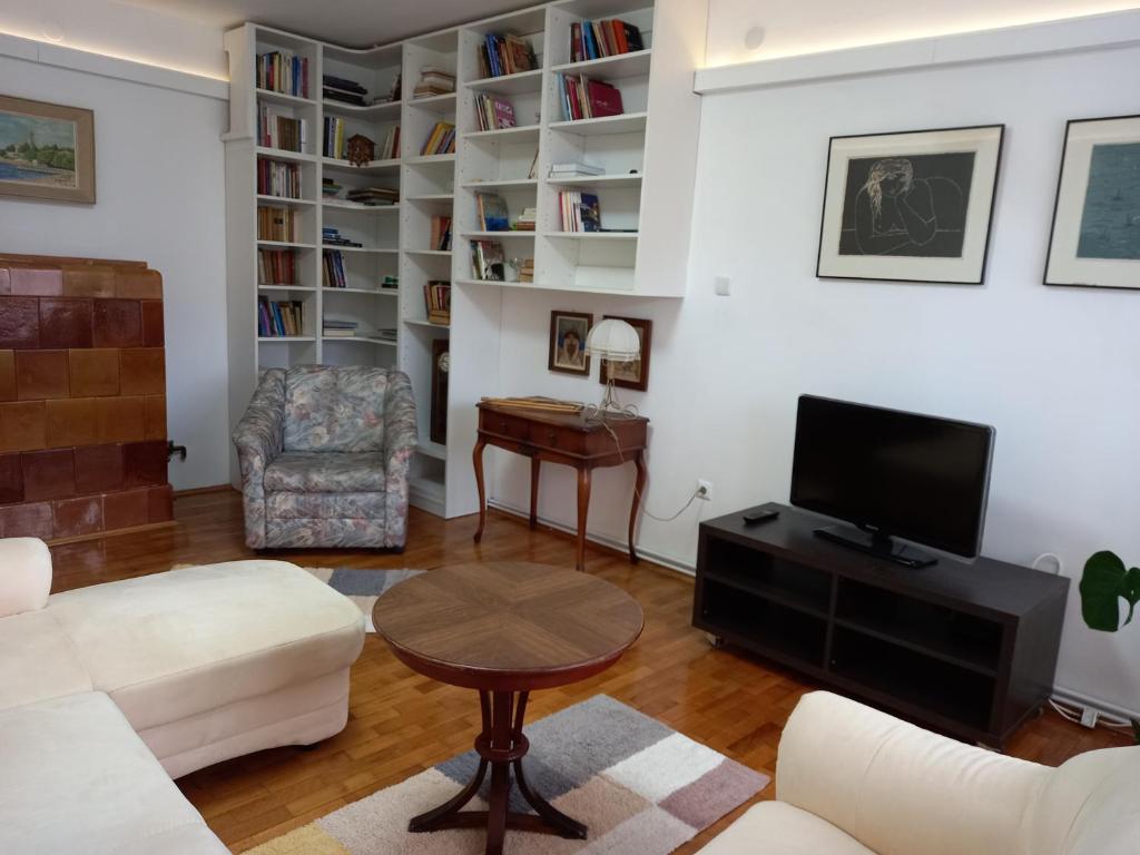 Posedenie v ubytovaní Apartman Mislav. Udoban apartman u centru grada.
