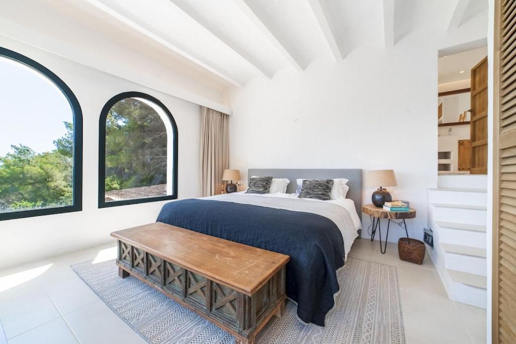 Finca Victoria EU - a lovely Ibiza villa in the hills, Ibiza ...