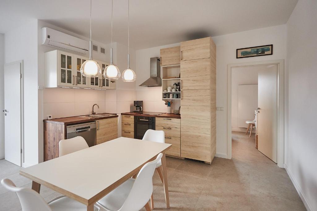 Kuchyňa alebo kuchynka v ubytovaní Apartamenty Świnoujście - Kormoran