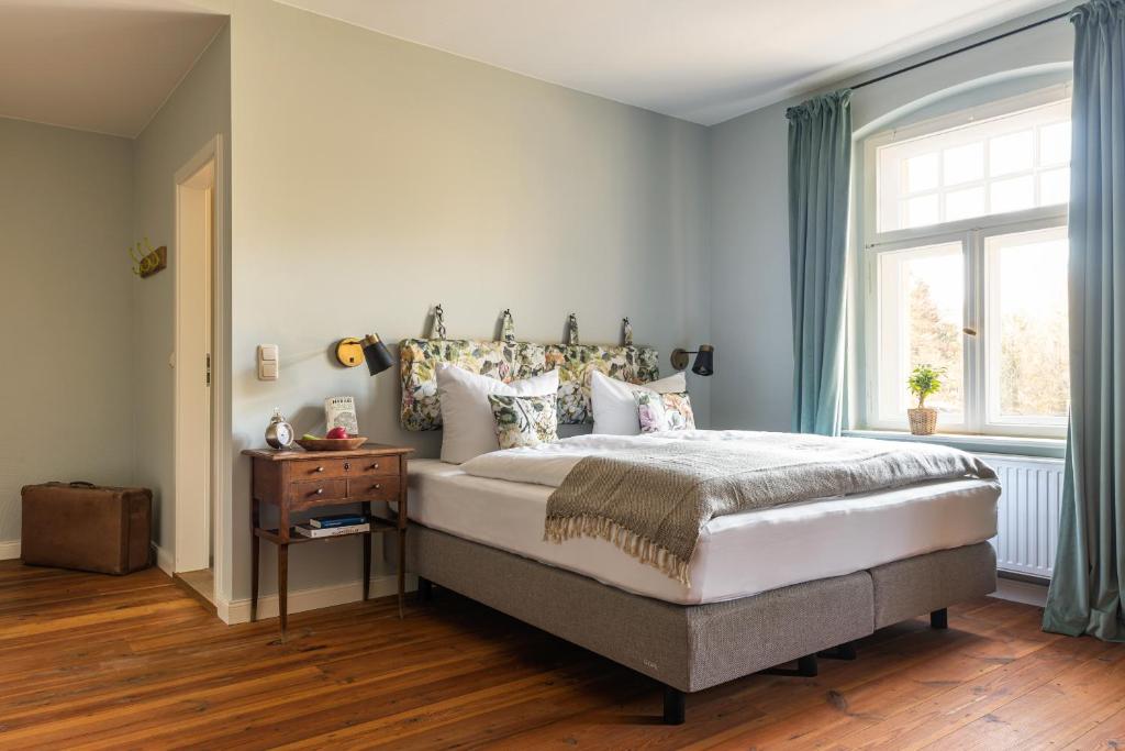 Klostergartenhotel Marienfließ - Large Double Room