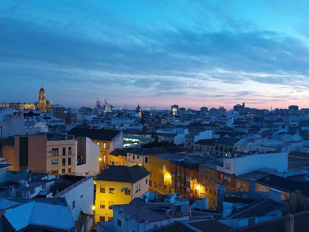Výhľad na mesto Malaga alebo výhľad na mesto priamo z apartmánu
