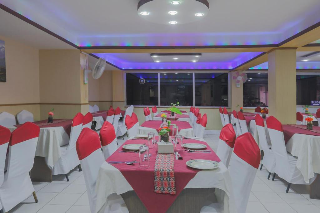 Restaurace v ubytování OYO 789 Hotel Shivam Plaza