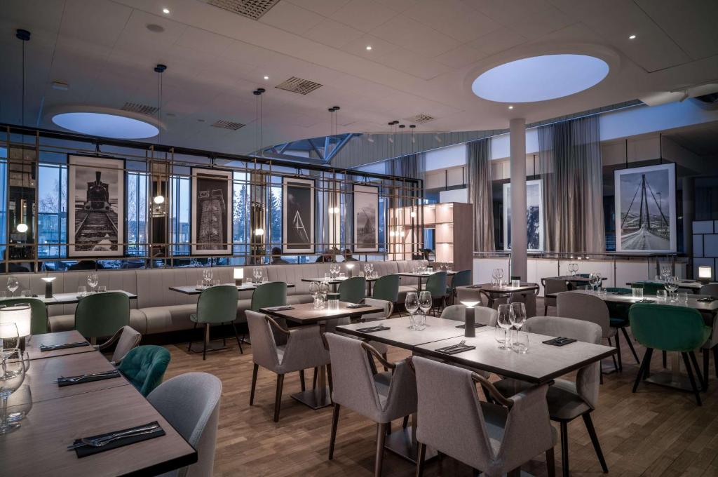 Restaurace v ubytování Radisson RED, Oslo Airport