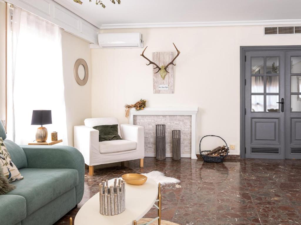 Et opholdsområde på Atico Puente Romano PARKING GRATUITO