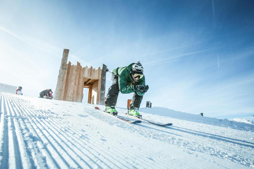Skiing at az apartmanhoteleket or nearby