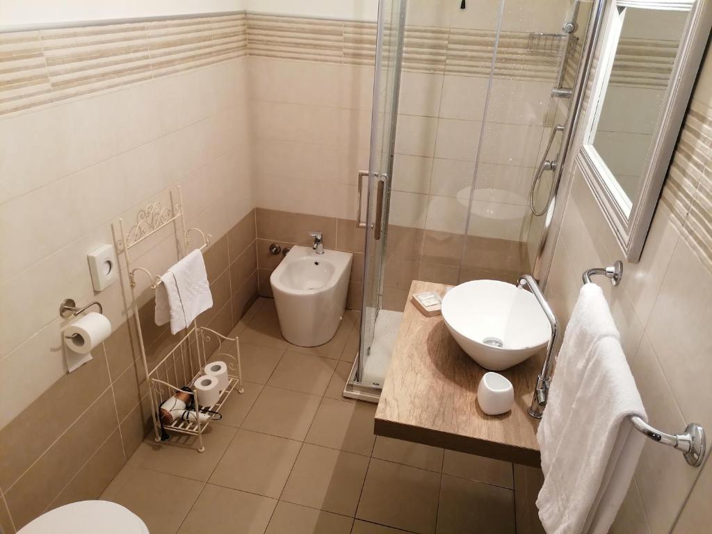 Un baño de Cicerone Guest House