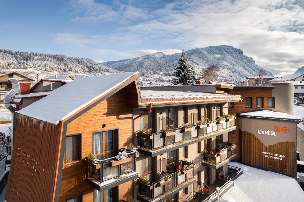 Nespecifikovaný výhled na hory nebo výhled na hory při pohledu z hotelu
