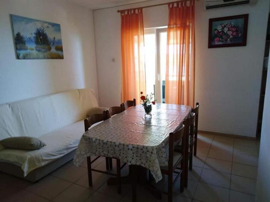 Apartments Miocic - Appartement 3 Chambres Avec Balcon