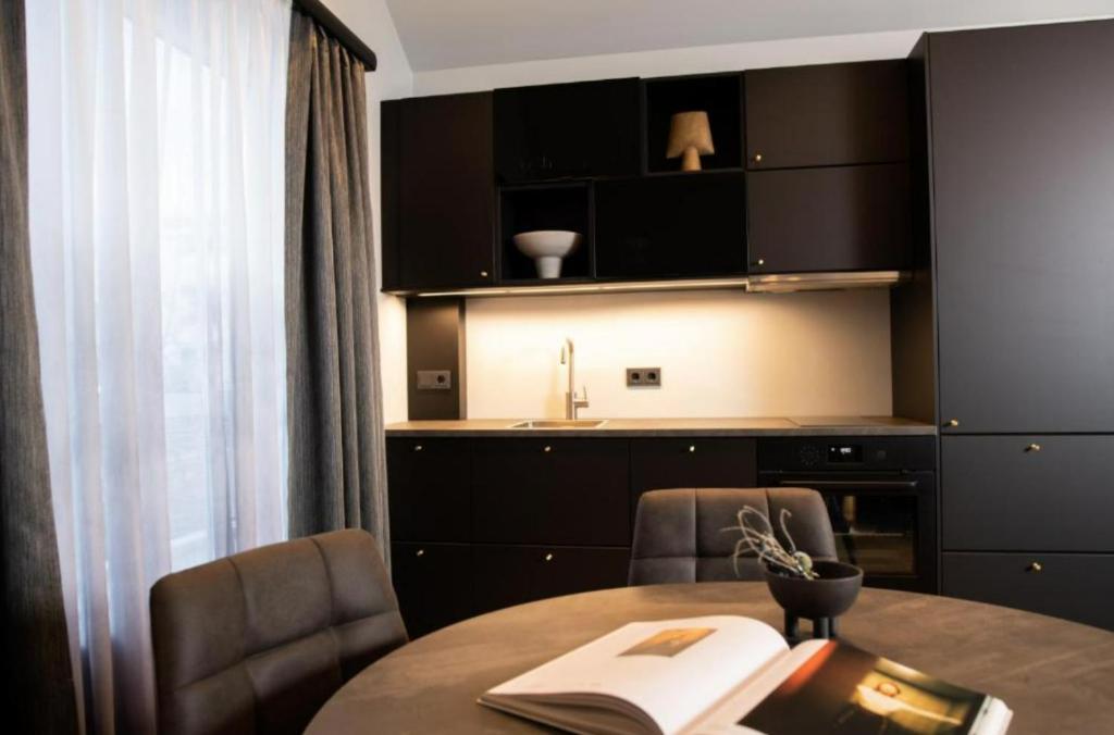 Backyard Apartments by Heimaleiga - Studio Apartment