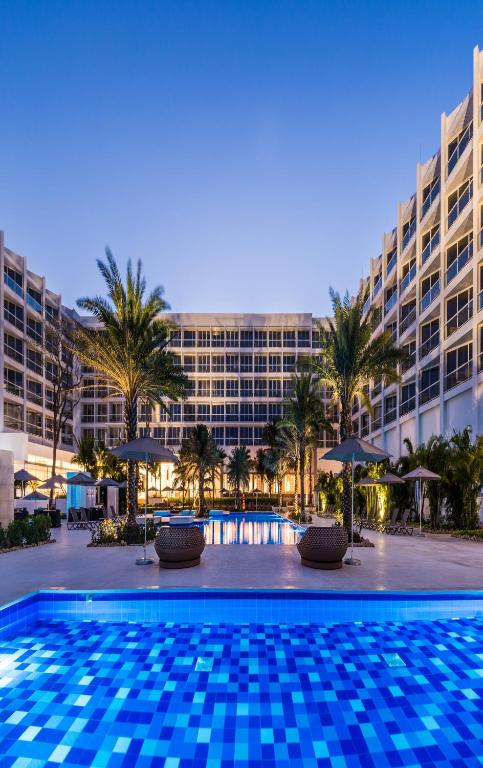 Bazén v ubytování Dreams Karibana Cartagena Golf & Spa Resort nebo v jeho okolí