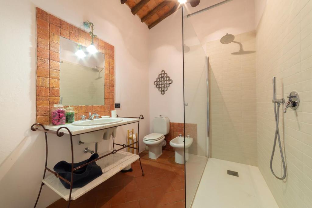 Kúpeľňa v ubytovaní Torre di Polvereto