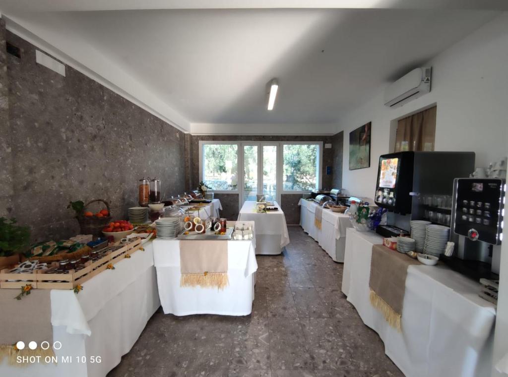 Hotel Torre Santamaria Resortにあるキッチンまたは簡易キッチン