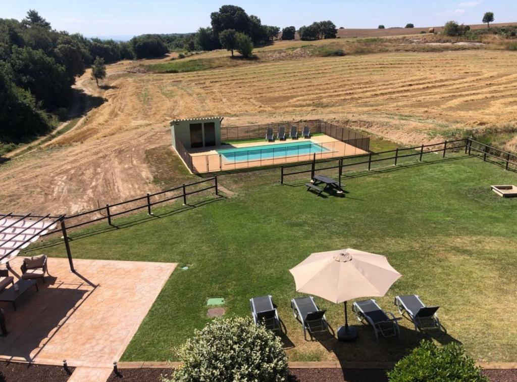 The swimming pool at or close to Casa Cal Saboya