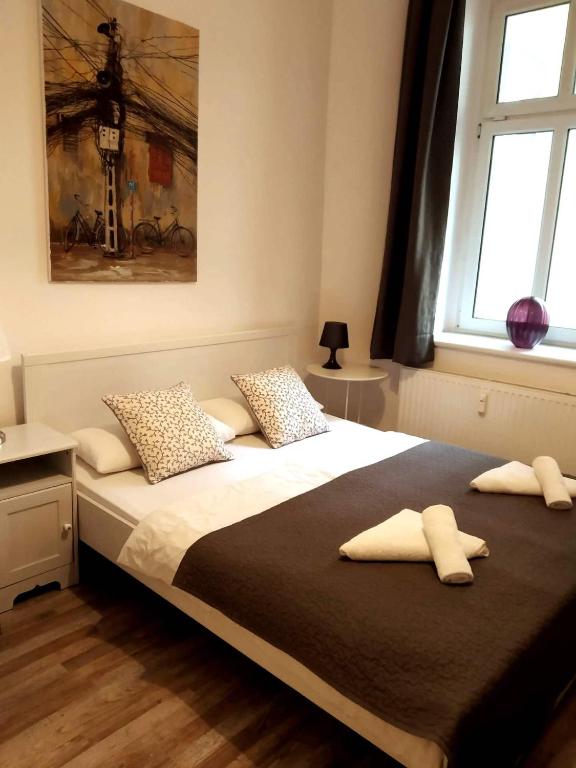 Central 2 bedroom flat for families & calm guests