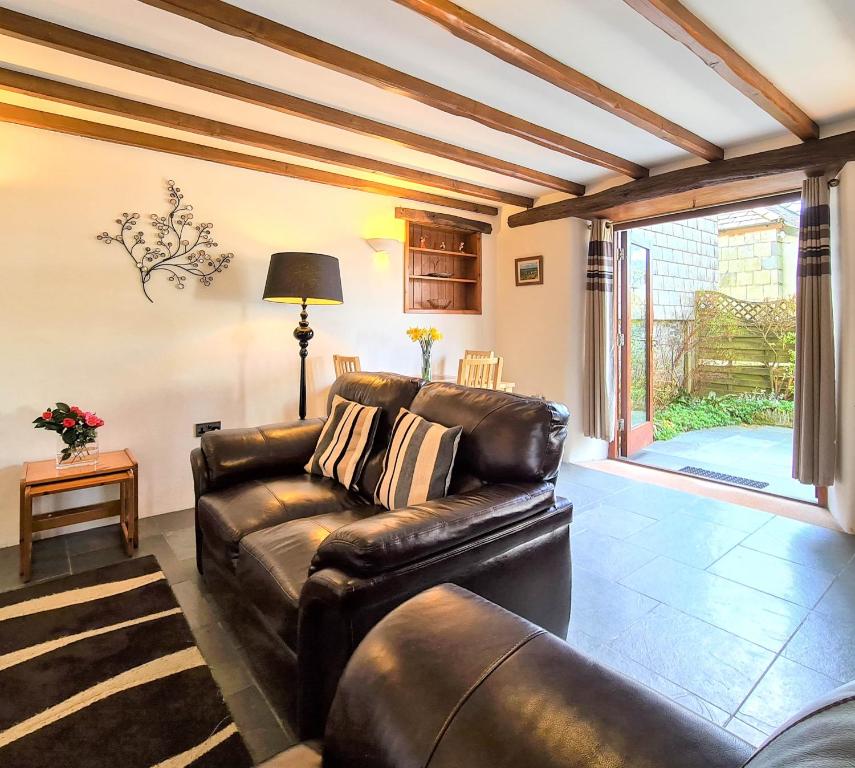 Ta Mill Cottages & Lodges - Millers Cottage - Housity