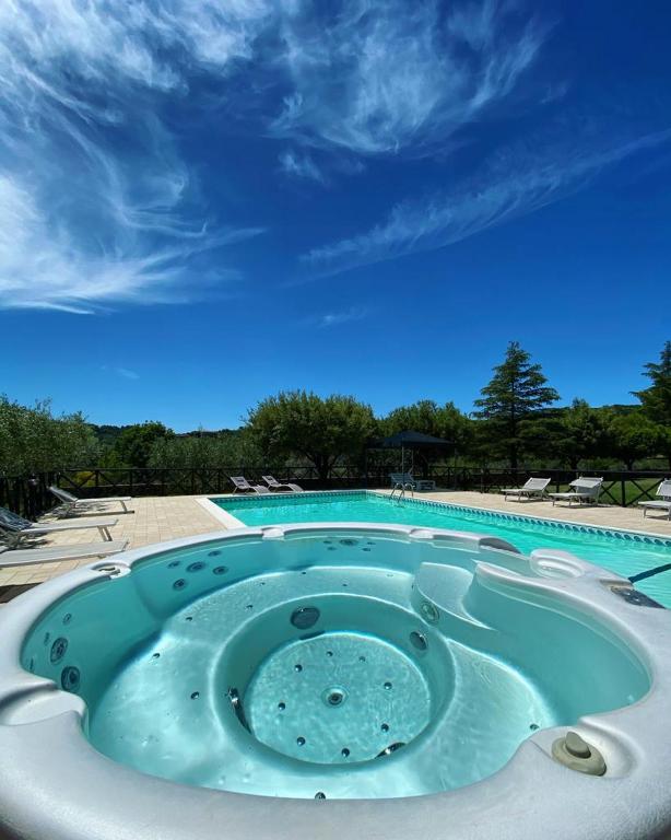 Basen w obiekcie Agriturismo il Cicaleto lub w pobliżu