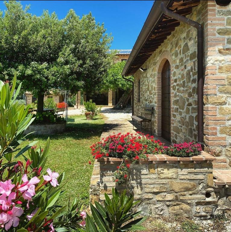 Ogród w obiekcie Agriturismo il Cicaleto