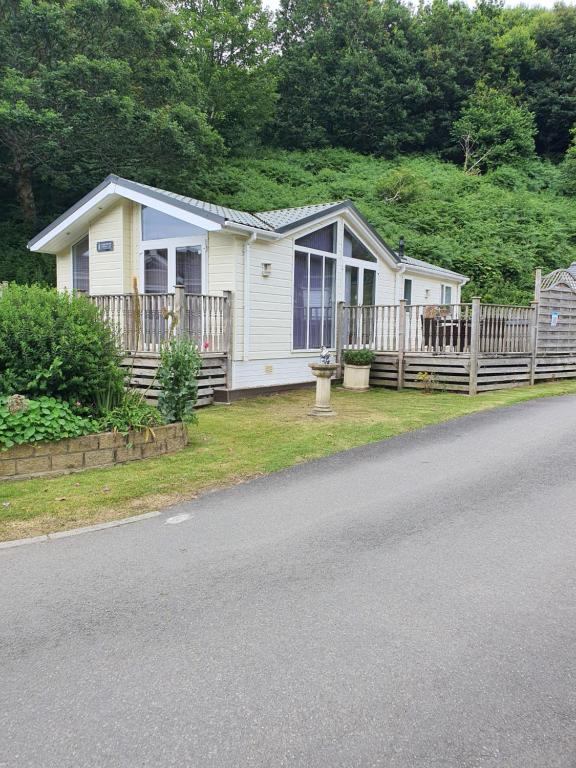 Holly Lodge - Housity