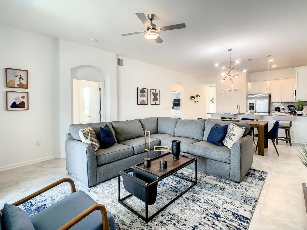 Fabulous 2BR condo in Four Corners with Free Waterpark, Kissimmee