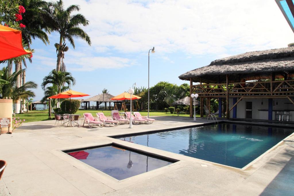 Hồ bơi trong/gần Hotel Puerto Ballesta