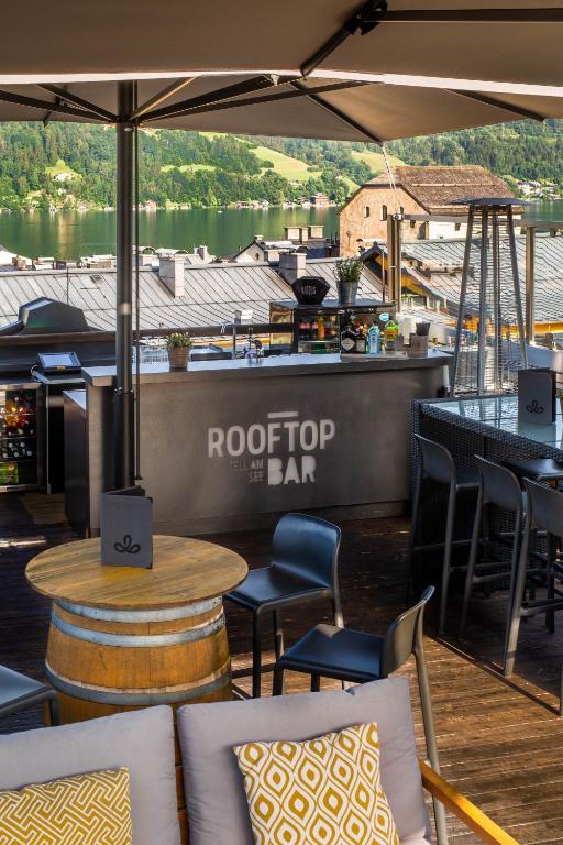 Reštaurácia alebo iné gastronomické zariadenie v ubytovaní HEITZMANN - Hotel & Rooftop