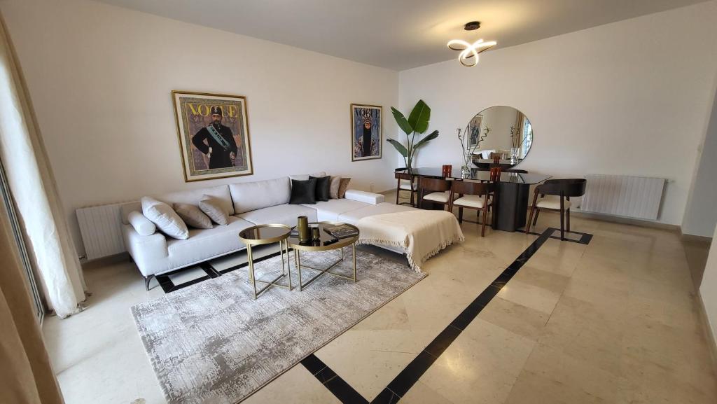The Perfect Flat Sea side central luxurious - Housity