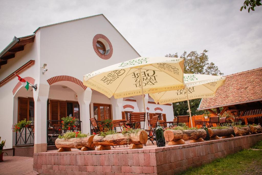 The building in which a panziókat is located